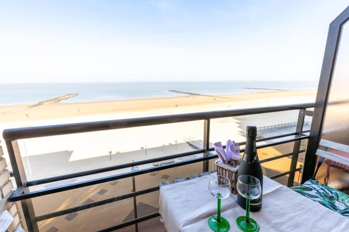 Huswell - Beautiful Spacious Studio With Frontal Sea View Knokke-Heist Exterior foto